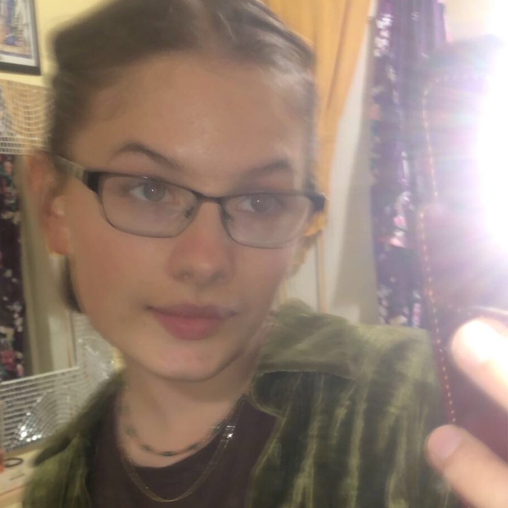 Meet your Posher, Mikaela